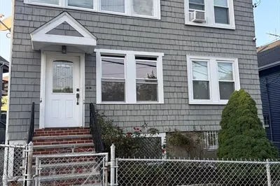 19 Roxana St #1 1