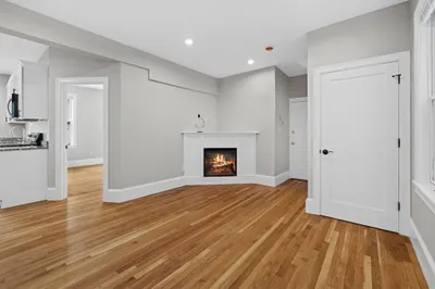 921-923 E Broadway #1