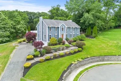 8 Woods Hill Cir 1
