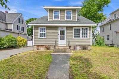 569 Lincoln Ave 1