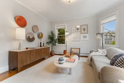 10 Plainfield St #Unit 2