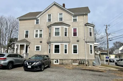 270 Stetson St 1