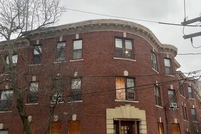 252 Aspinwall Avenue 1