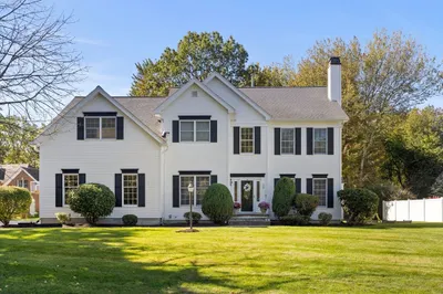25 Ridge Way