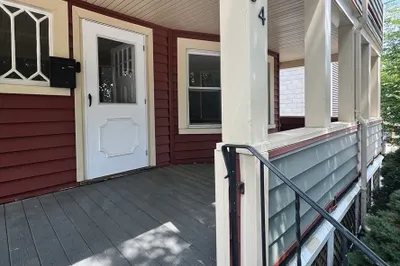 82-84 River St #84