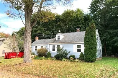 7 Lois Street