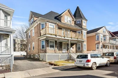 8 Silloway St 1