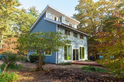 44 Pond Street