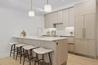 118 B Street #401