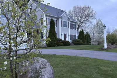 49 Lantern Ln 1