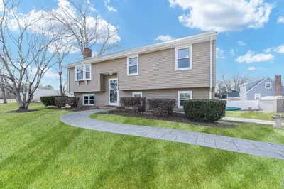 5 Hemlock Rd