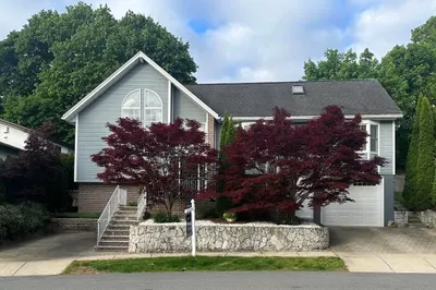 20 Roosevelt Rd 1