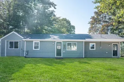25 Lakeview Dr