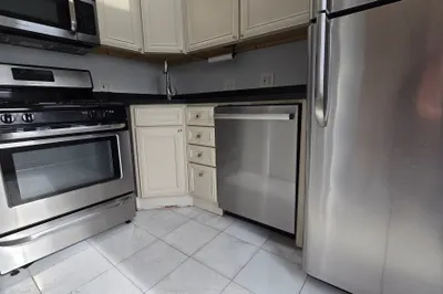 45 Thomas Park #3 1