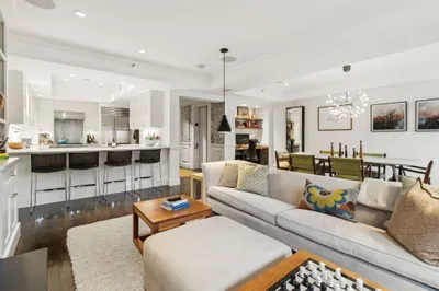 157 Newbury St #4