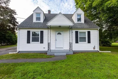 55 Dupuis Rd 1