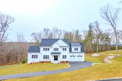 18 Locust Hill