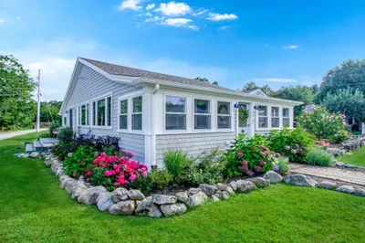 44 Oakdale Ave 1