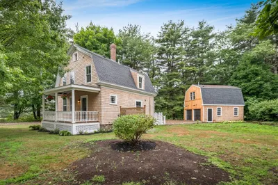 11 Pleasant Street 1
