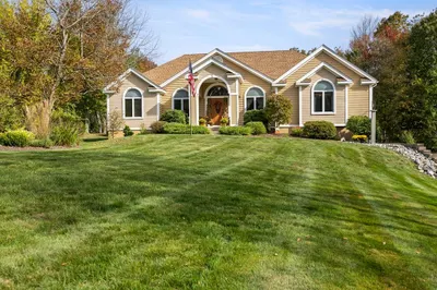 21 Thompson Pond Rd 1