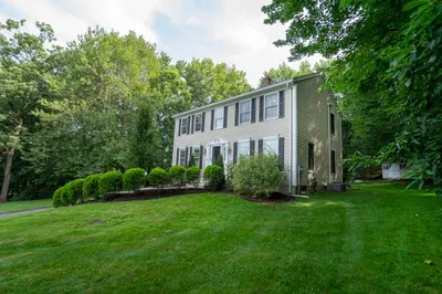 10 Hillside Ave 1