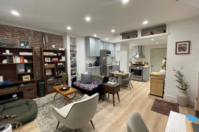 30 Pompeii St #1
