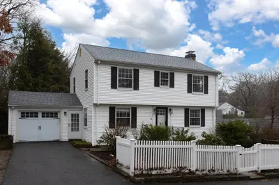 54 Leland Rd 1