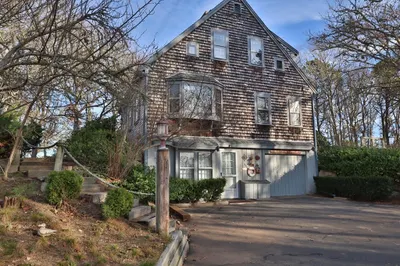 190 Country Side Drive 1