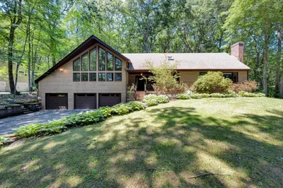 6 Laurelwood Dr 1