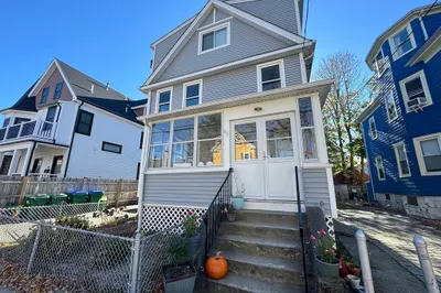 66 Marshall St #1