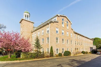 7 S Stone Mill Dr #412 1
