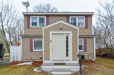 8 Churchill Ave