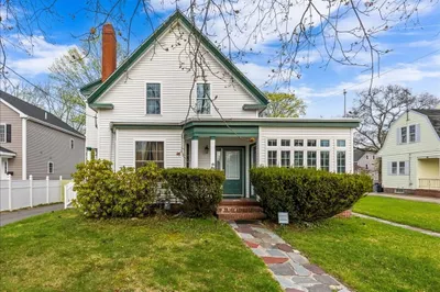 32 Byron Ave 1