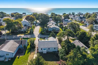 35 Shore Dr 1