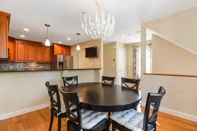 133 Eastern Ave #1 1