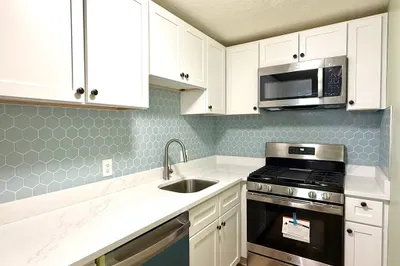 9 Kenmar Dr #14 1