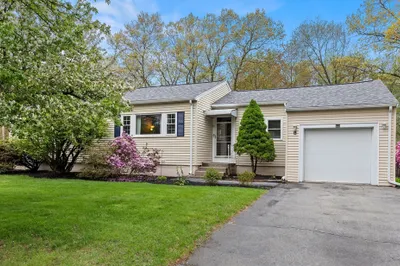 111 Locke Rd 1