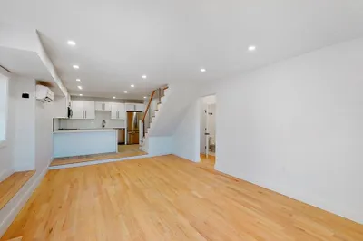 44 High St #1