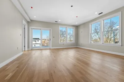40 Waverly St #3