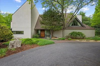 45 Hickory Dr 1