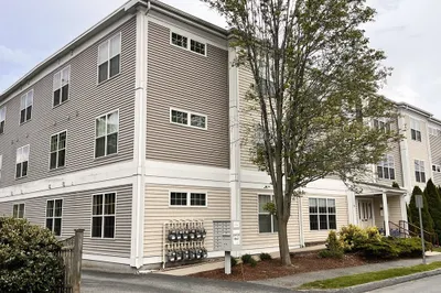 16 Margin St #8