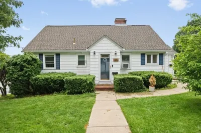 35 Marsh Avenue 1
