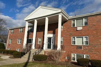 137 Regency Park Dr #137 1