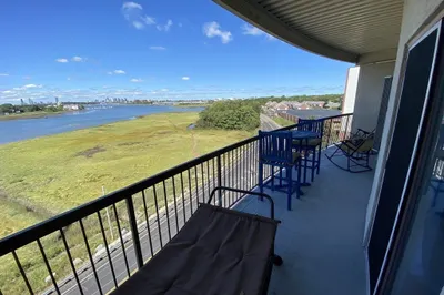 133 Commander Shea Blvd #711