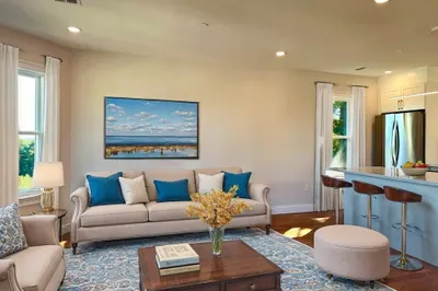 25 Peverell St #3 1