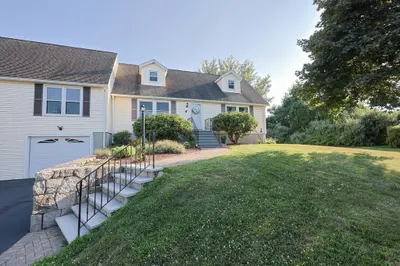 4 Megan Ct #B 1