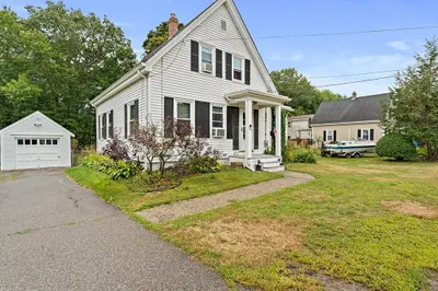 325 Commercial St 1