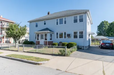 84 Hawthorn Street 1