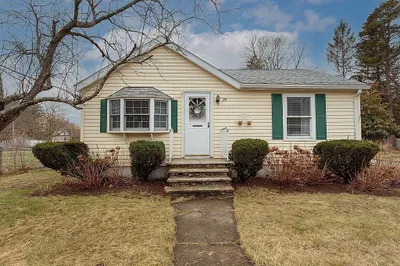 24 Laurel Ave