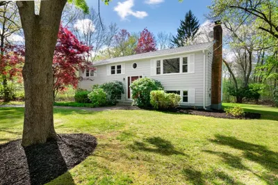 44 Clover Hill Dr 1